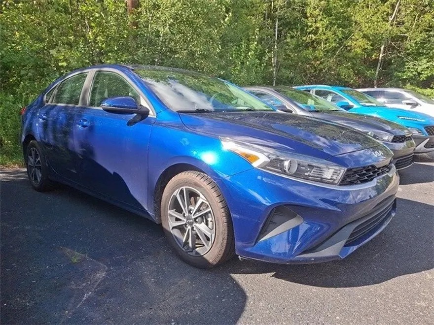 2022 Kia Forte LXS photo 1