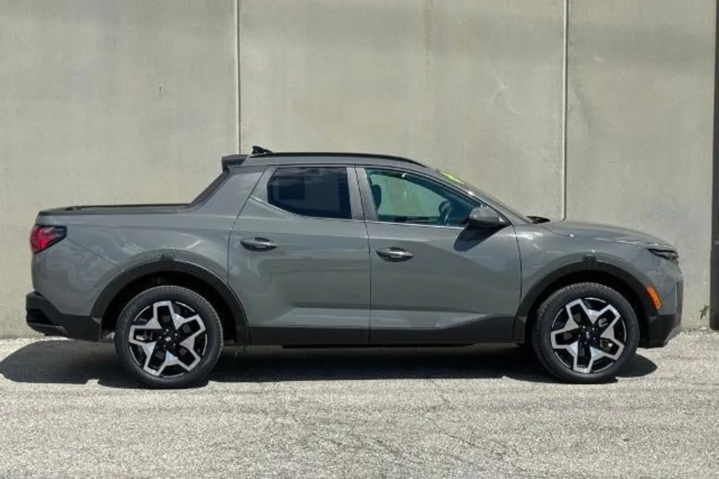 2024 Hyundai Santa Cruz Limited photo 1