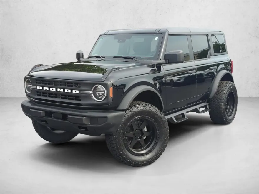 2025 Ford Bronco Base photo 1