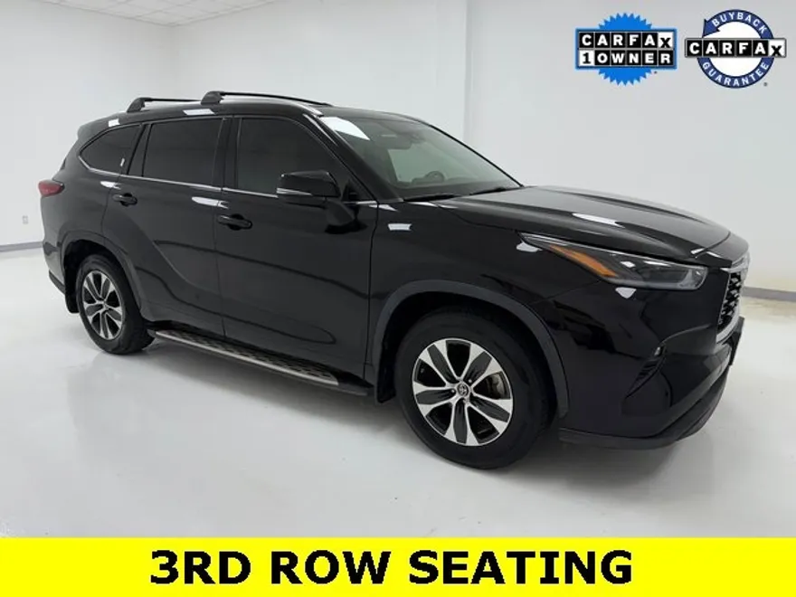 2021 Toyota Highlander XLE photo 1