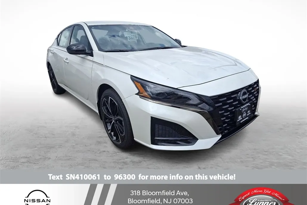 2025 Nissan Altima SR photo 1