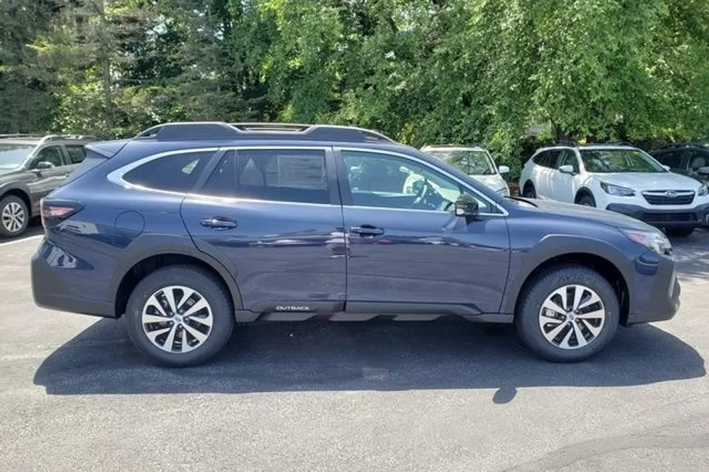 2025 Subaru Outback Premium photo 1