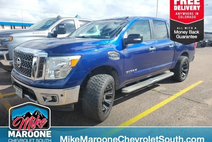 2017 Nissan Titan SV photo 1