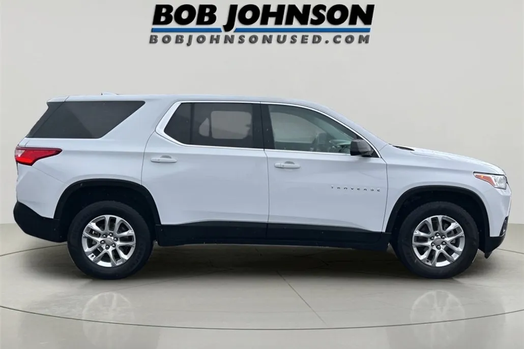 2019 Chevrolet Traverse LS photo 1