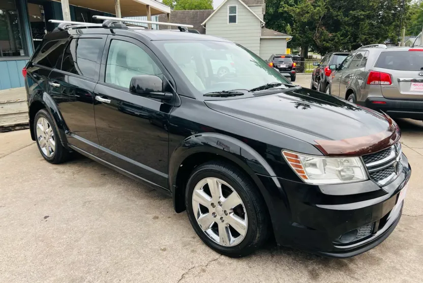 2011 Dodge Journey Lux photo 1