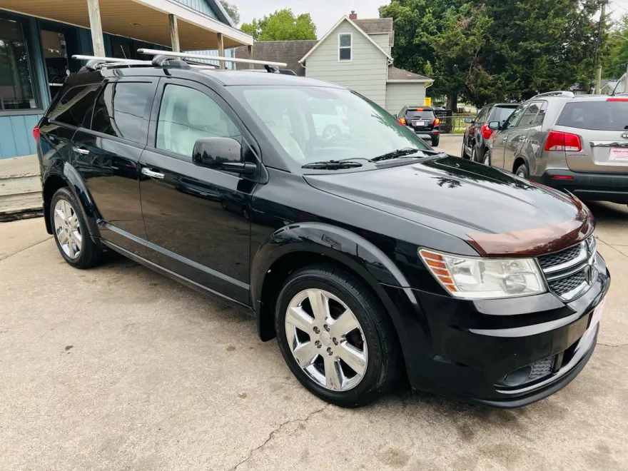 2011 Dodge Journey Lux photo 1