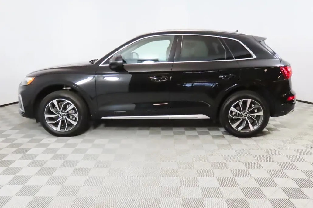 2025 Audi Q5 45 S line Premium Plus photo 1