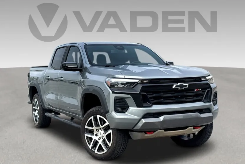 2023 Chevrolet Colorado Z71 photo 1