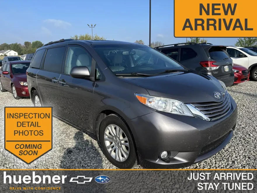 2017 Toyota Sienna L photo 1