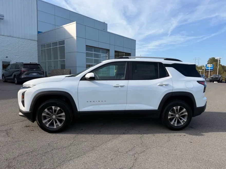2026 Chevrolet Equinox LT photo 1