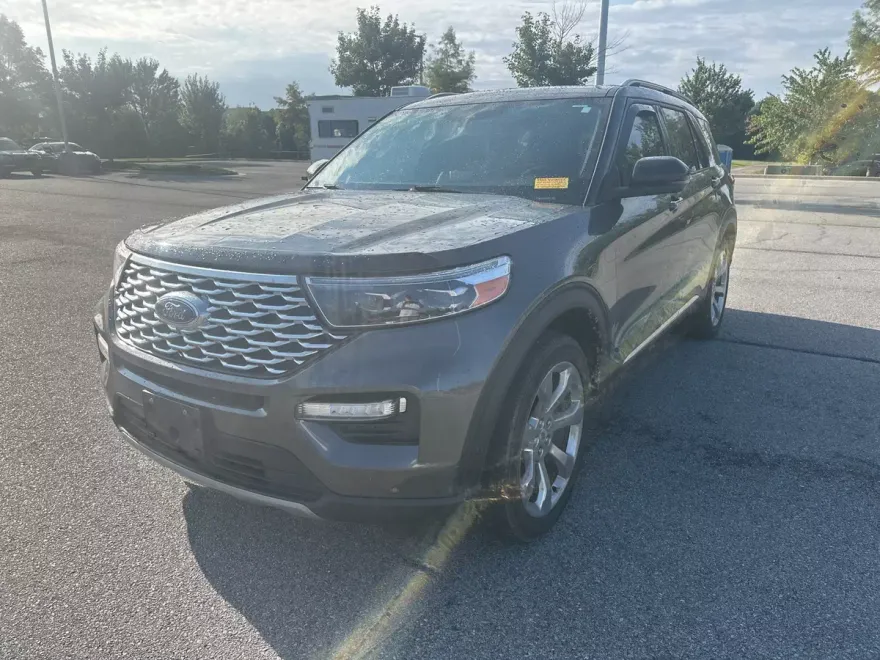 2020 Ford Explorer Platinum photo 1