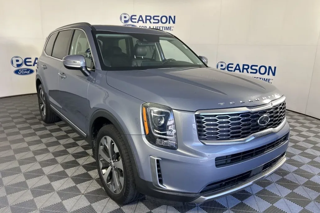 2020 Kia Telluride S photo 1