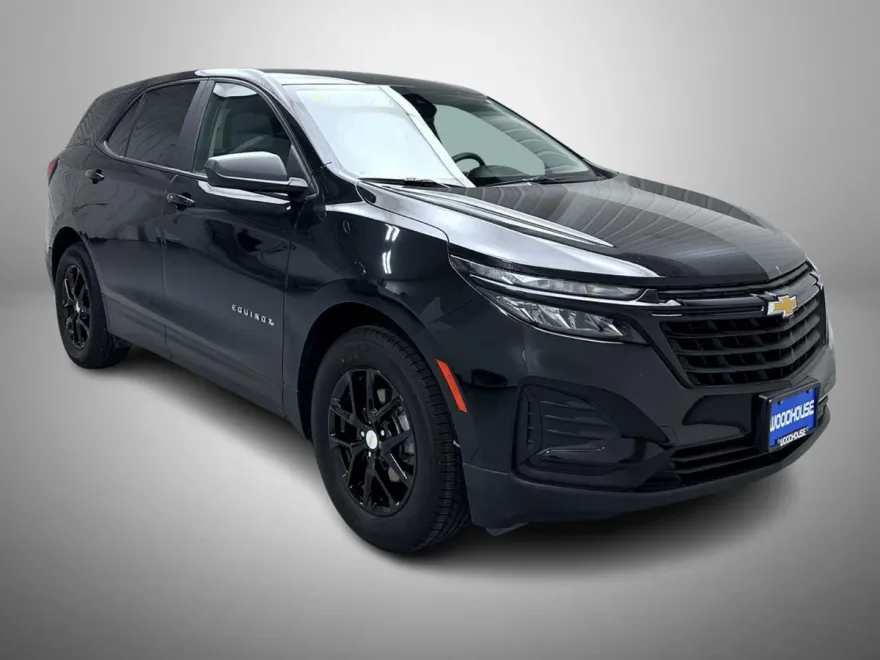 2024 Chevrolet Equinox LS photo 1