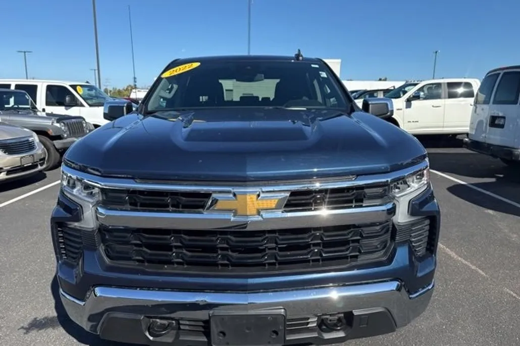 2022 Chevrolet Silverado 1500 LT photo 1
