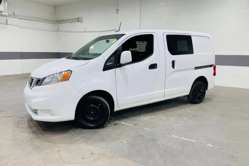 2020 Nissan NV200 SV photo 1