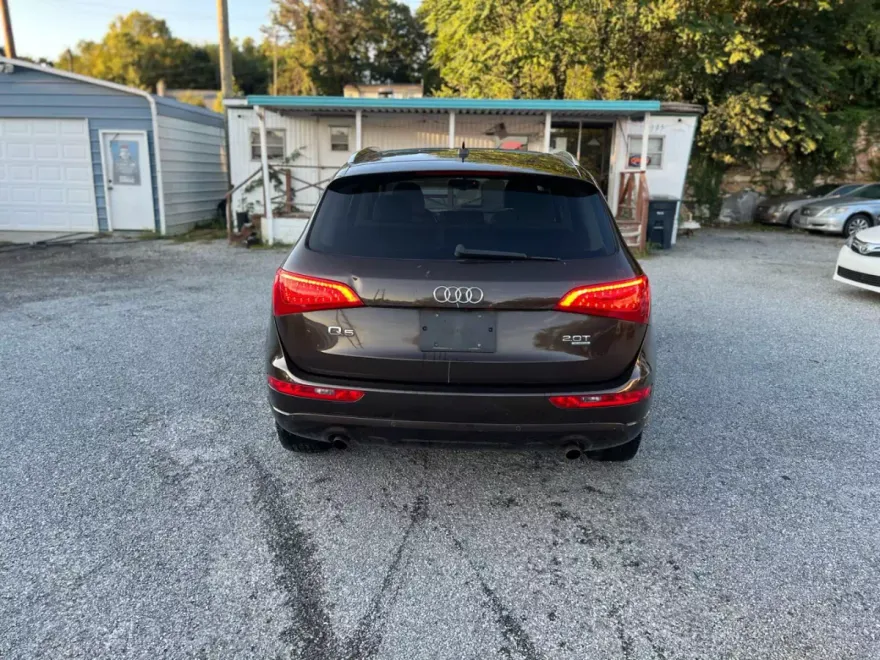 2011 Audi Q5 2.0T Premium Plus photo 1