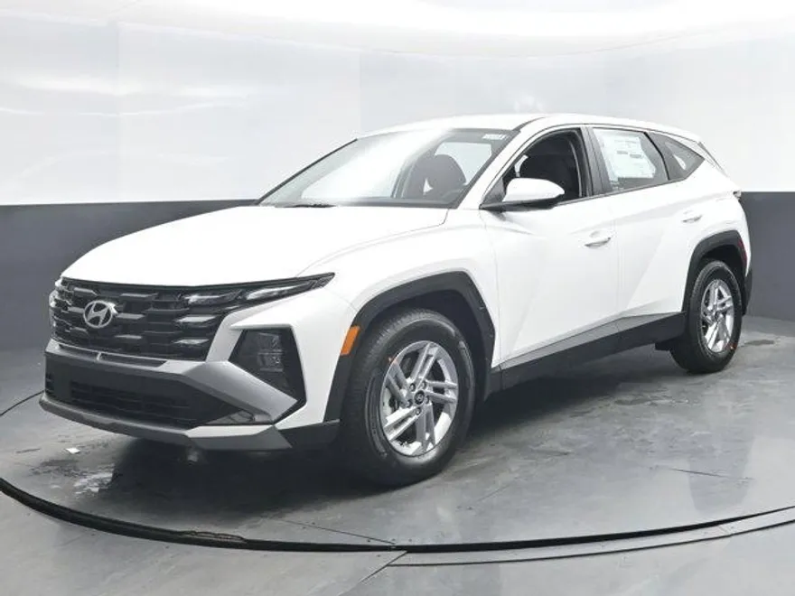 2025 Hyundai Tucson SE photo 1