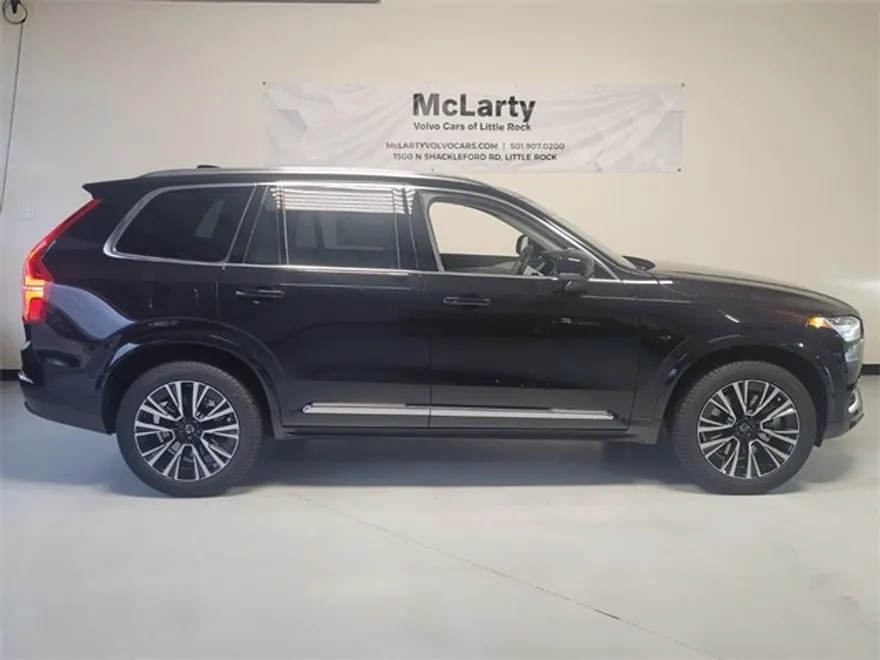 2025 Volvo XC90 T8 Plus photo 1
