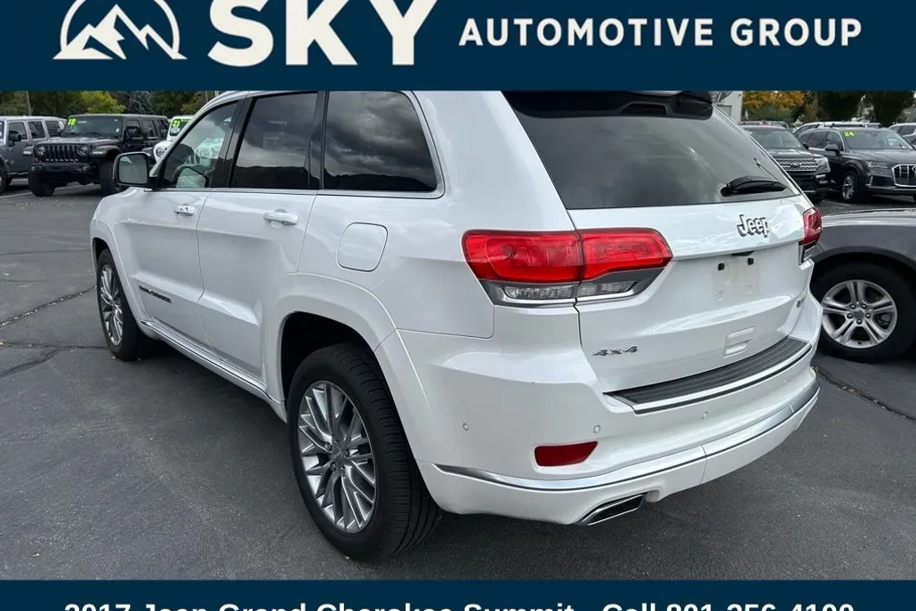 2017 Jeep Grand Cherokee Summit photo 1