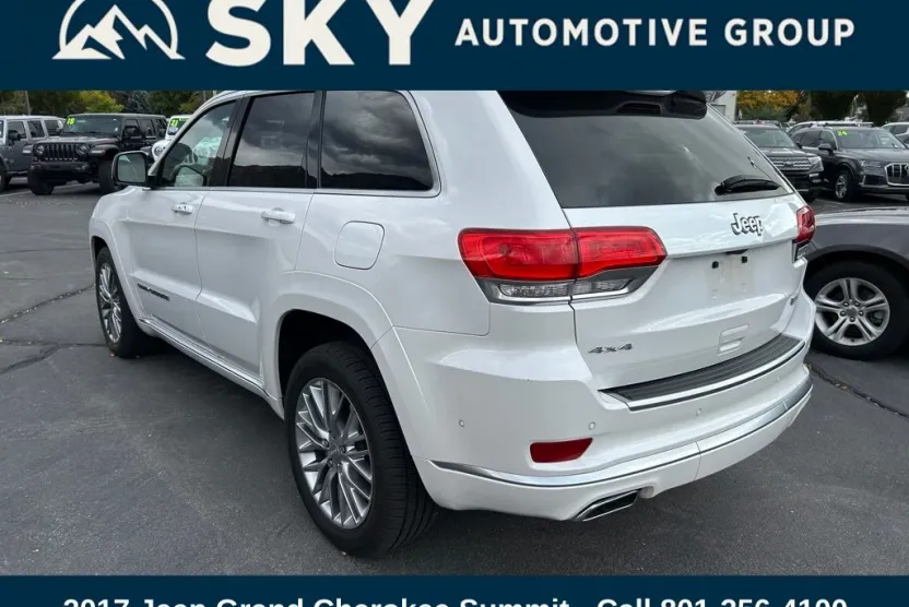 2017 Jeep Grand Cherokee Summit photo 1