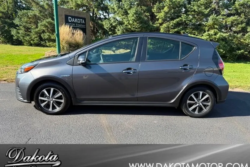 2018 Toyota Prius C One Two Three Four photo 1