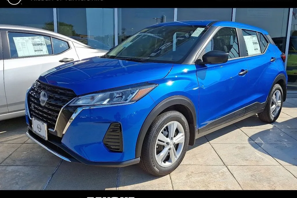 2025 Nissan Kicks Play S photo 1