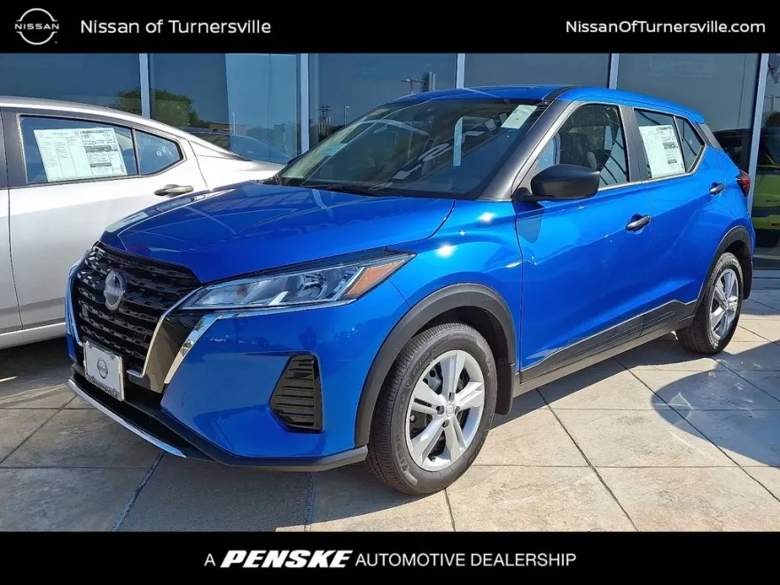 2025 Nissan Kicks Play S photo 1