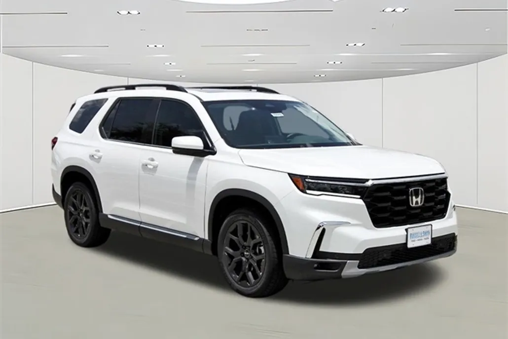 2025 Honda Pilot Touring photo 1