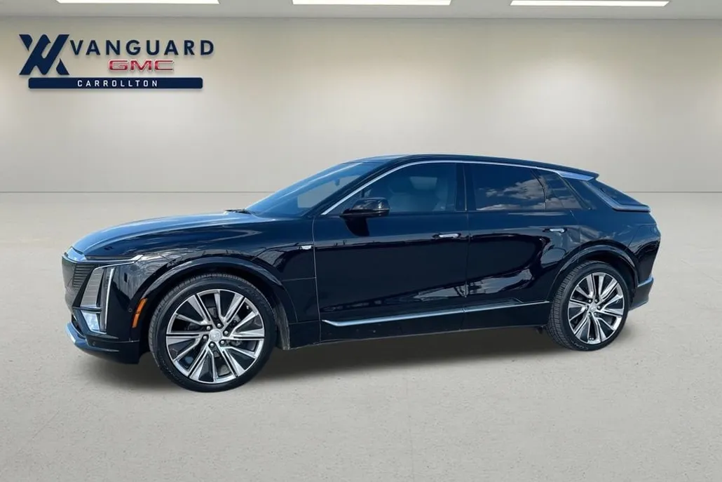 2024 Cadillac Lyriq Luxury photo 1
