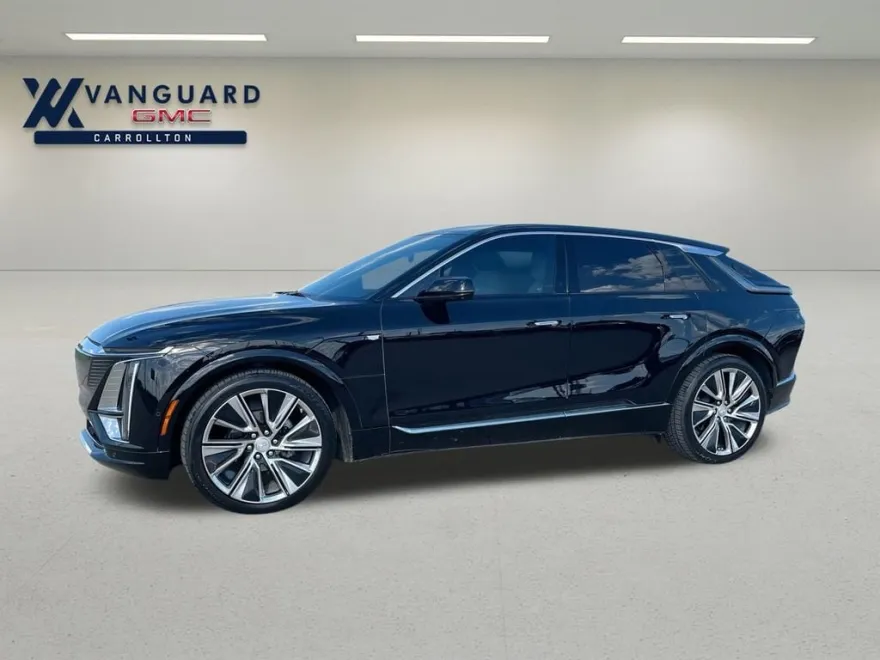 2024 Cadillac Lyriq Luxury photo 1