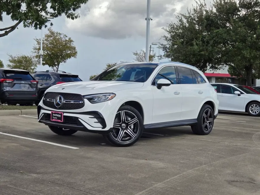 2023 Mercedes Benz GLC 300 photo 1