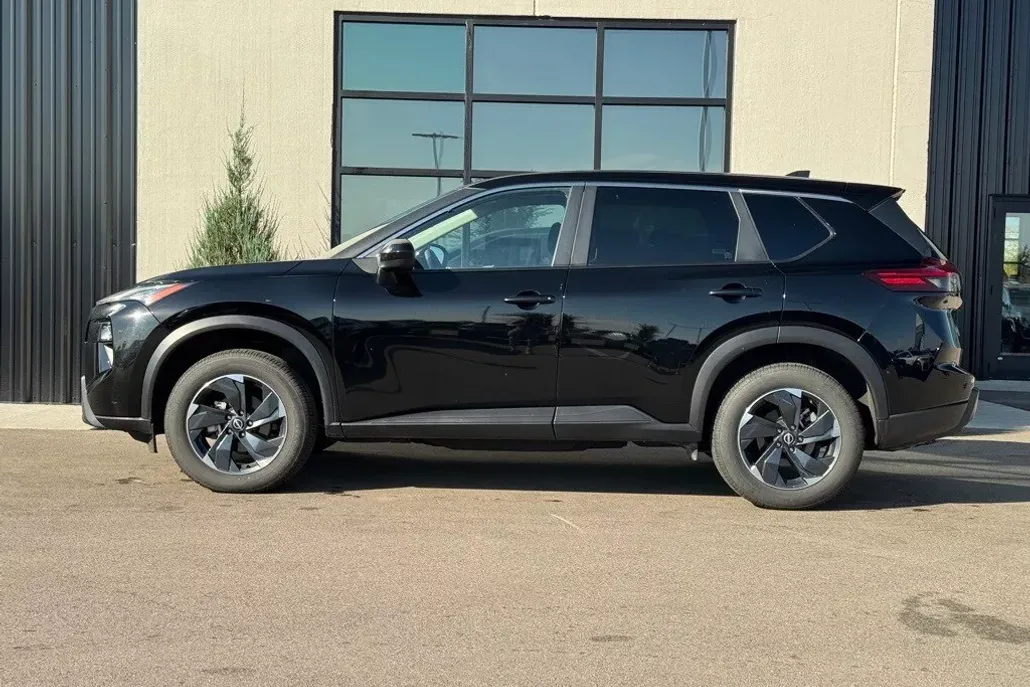 2024 Nissan Rogue SV photo 1