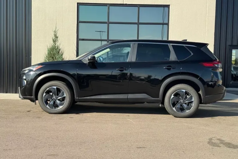 2024 Nissan Rogue SV photo 1