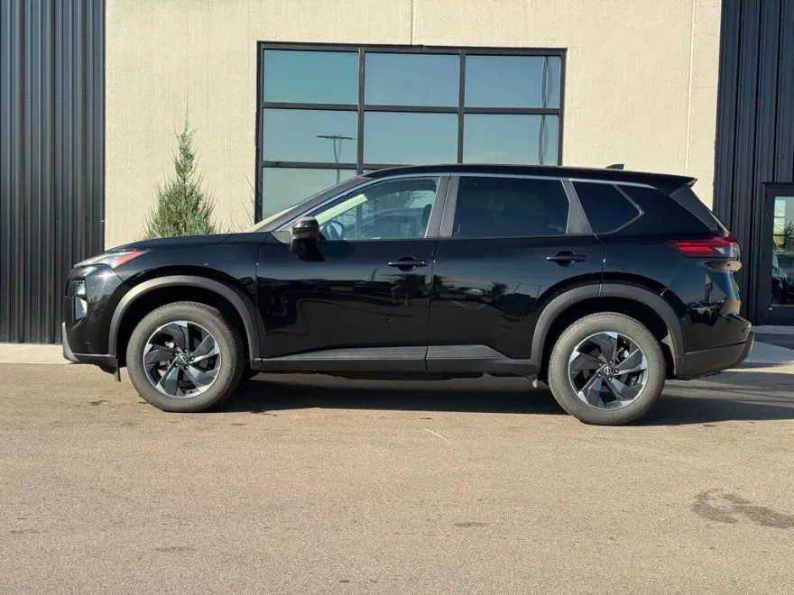 2024 Nissan Rogue SV photo 1