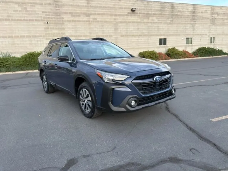 2024 Subaru Outback Premium photo 1