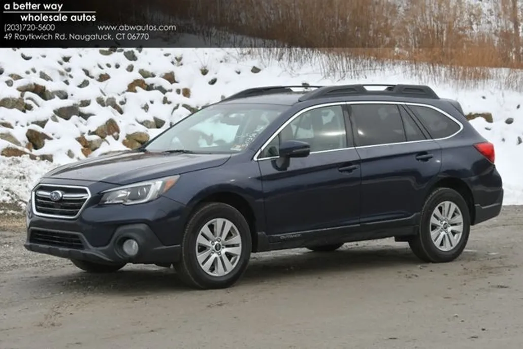 2018 Subaru Outback 2.5i Premium photo 1
