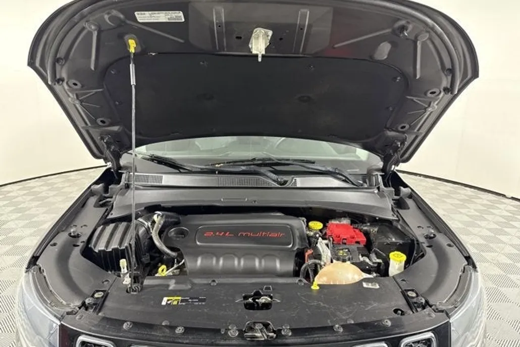 2020 Jeep Compass Latitude photo 1