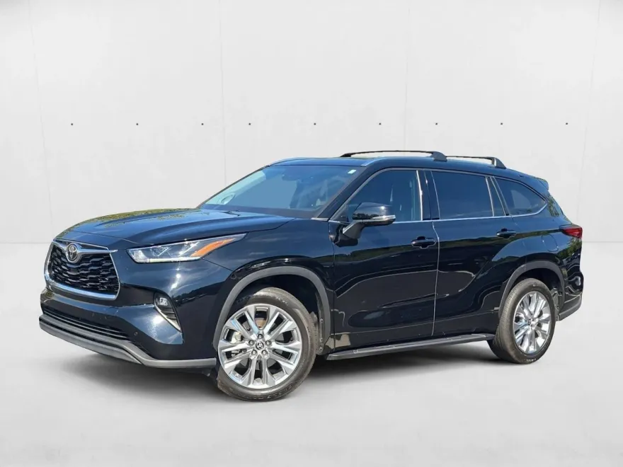 2022 Toyota Highlander Limited photo 1