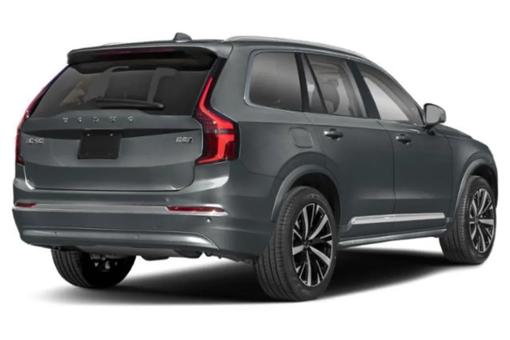 2026 Volvo XC90 B5 Plus photo 1