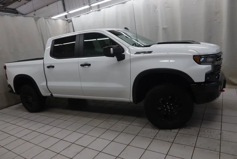 2024 Chevrolet Silverado 1500 ZR2 photo 1