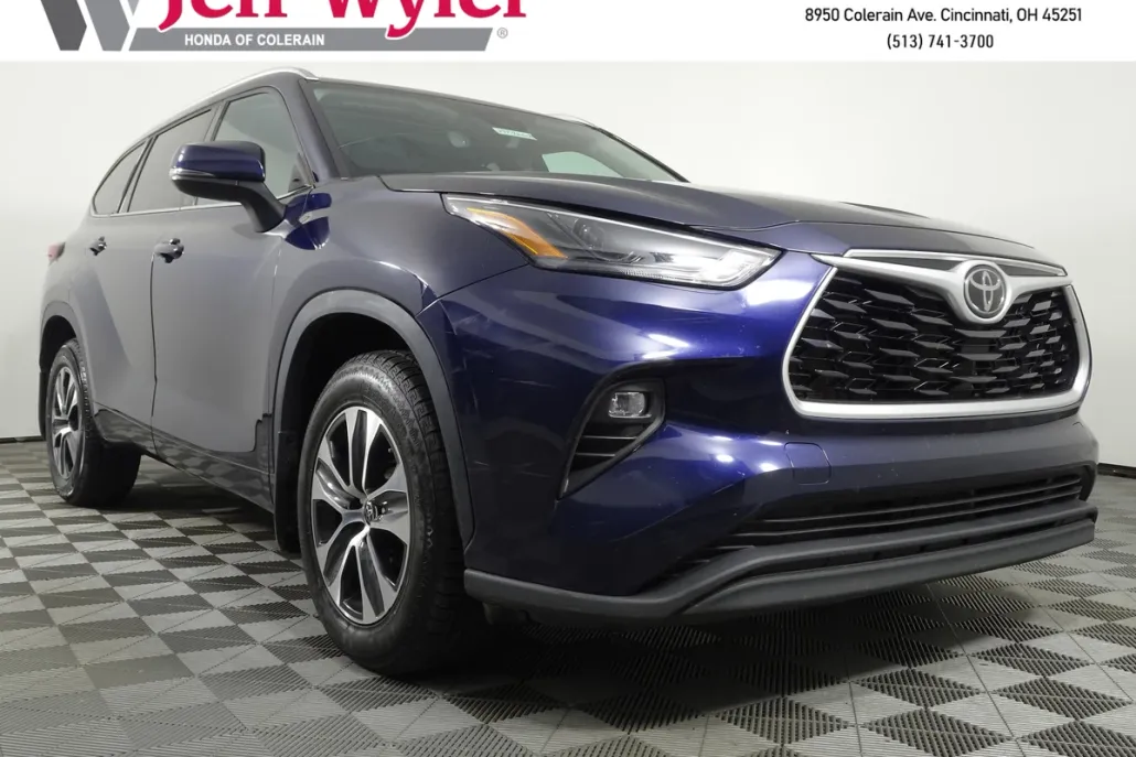 2022 Toyota Highlander XLE photo 1