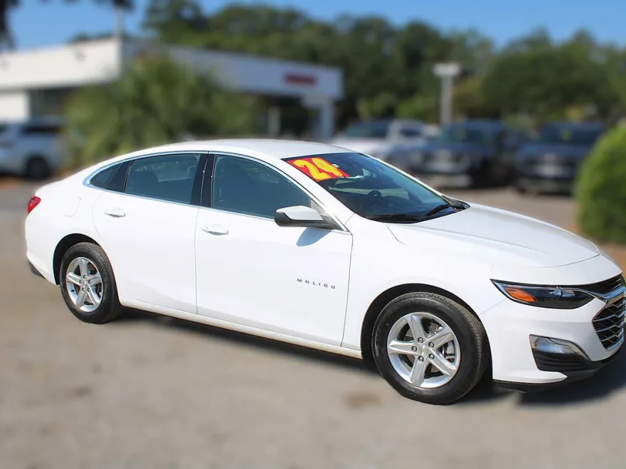 2024 Chevrolet Malibu LS photo 1