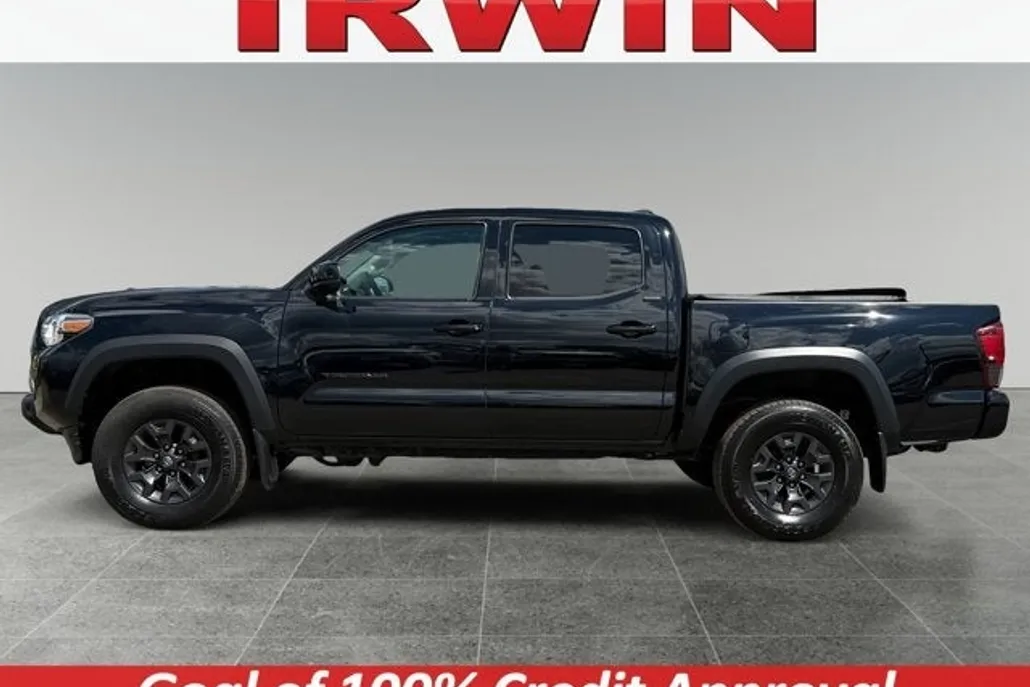 2021 Toyota Tacoma 4x4 SR5 photo 1