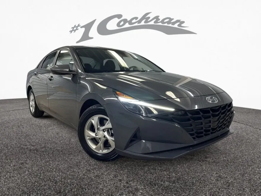 2023 Hyundai Elantra SE photo 1