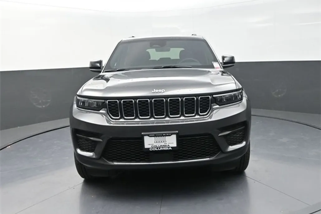 2025 Jeep Grand Cherokee Laredo X photo 1