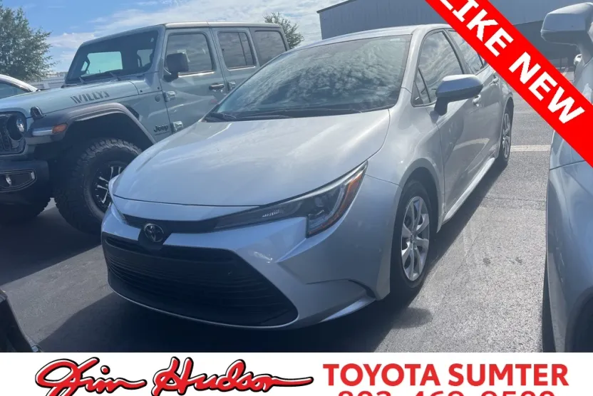 2024 Toyota Corolla LE photo 1