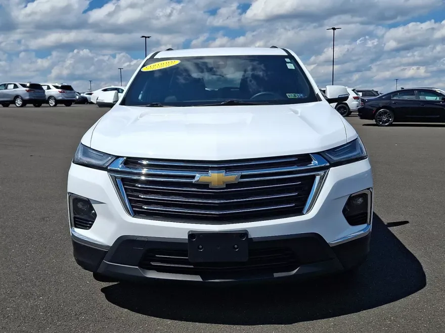 2023 Chevrolet Traverse Cloth photo 1