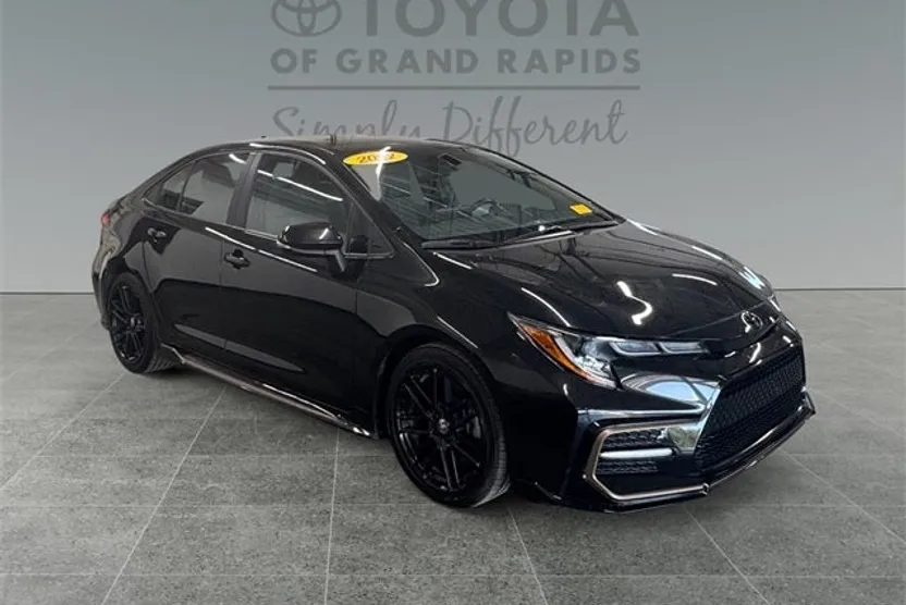 2022 Toyota Corolla SE photo 1