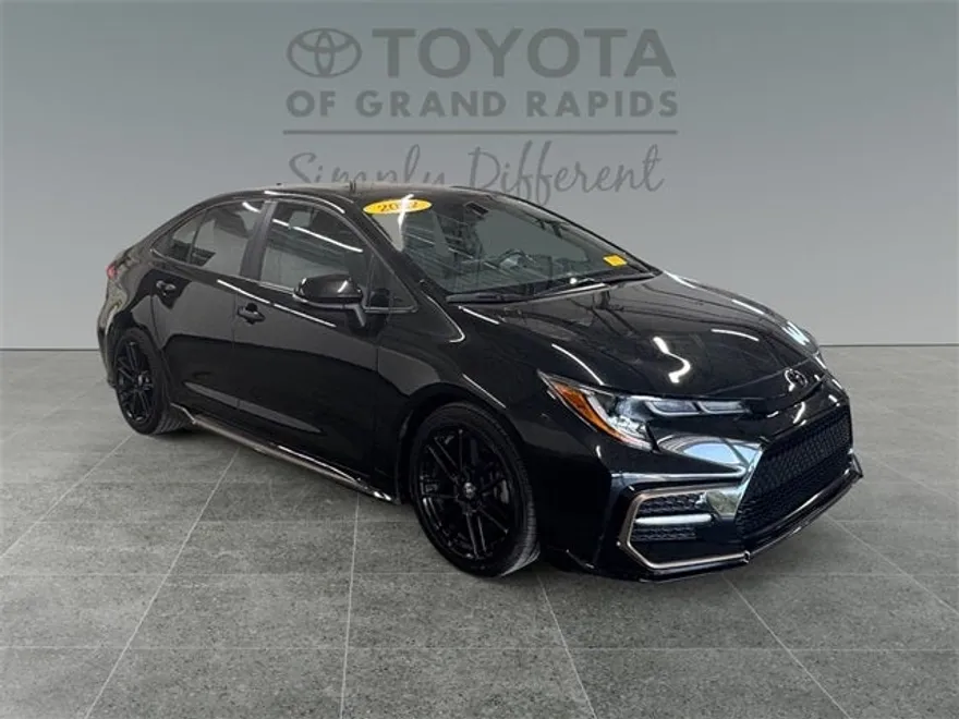 2022 Toyota Corolla SE photo 1