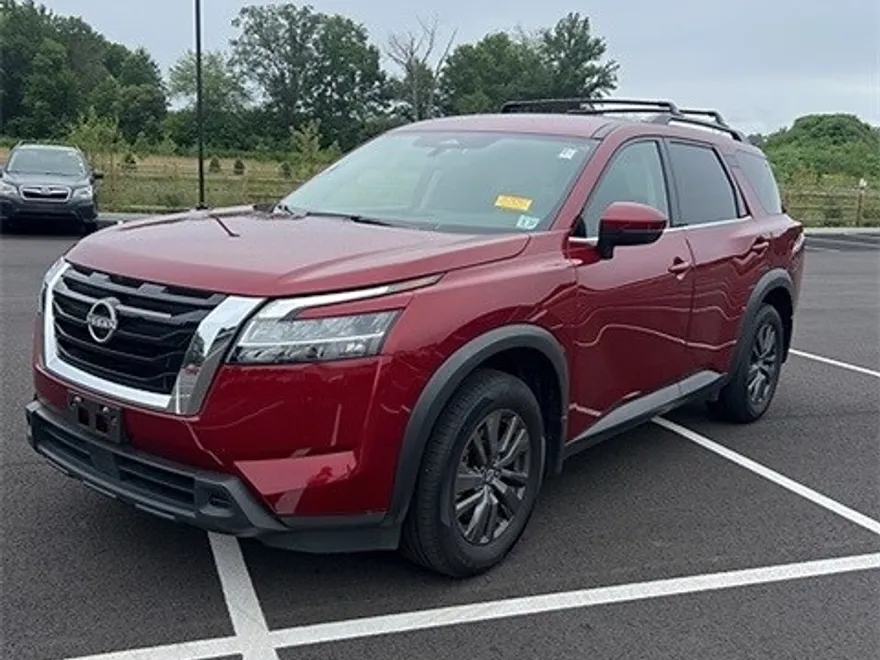 2022 Nissan Pathfinder SV photo 1